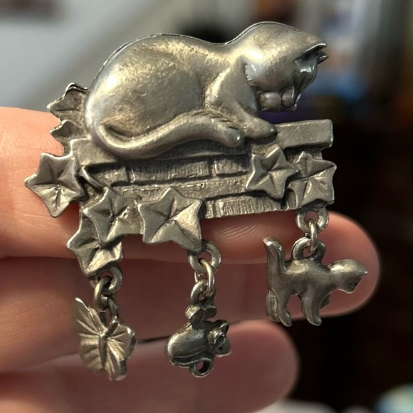 LCD Metal Cat Pin with Charms - Picture 3 of 5